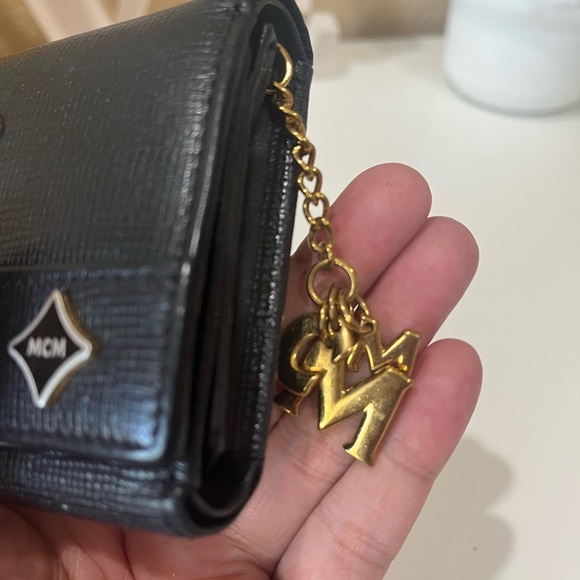 MCM SMALL BLACK LEATHER TRIFOLD WALLET - Picture 4 of 13